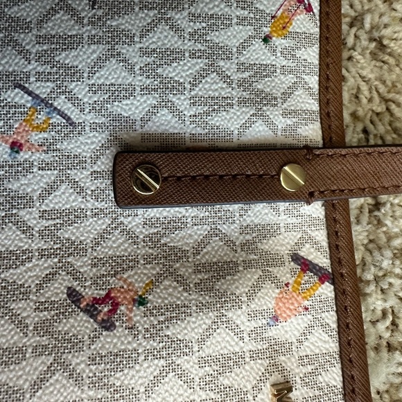 Michael Kors Aspen Limited Edition Tote Bag with Skiers and Snowboarders - Picture 2 of 9